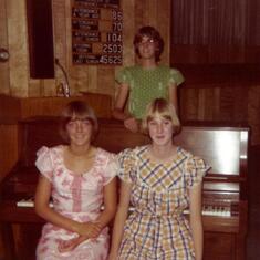 Kari Kirkpatrick, Linda, Joanie at Piano Recital 06.1977