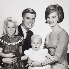 Larry, wife Beverly, daughters Debby and Jen