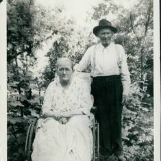 1941 Lois' grandparents Kirsten & Hans Christian Hansen, taken by Aunt Carrie.