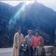 1962~ Ruth, Jean,Grandma Hansen,Lois,Vic in Colorado Rockies