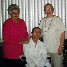 002 1998 Iva, Shirley, Lois (oldest, youngest, middle sisters)