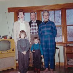 1961 Twig (near Duluth, MN) Mom, Grandpa, Grandma Krueger; L-R Joanna (5) Mary Ellen (2)