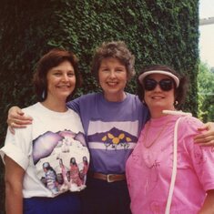 Lois with cousins Merle Ellis and Jean Riordan. Family Reunion. June 1990