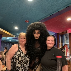 Mom , Wesley & Durrell took us out to a dinner show & we meet up with Cher & had a fabulous time. 