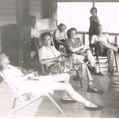 The Heinie and Mae Houtman family with Marilyn and Bill Minnich