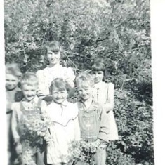 Prairie school, class of 1940. Louise in back, Virginia on right.