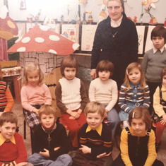 Kindergarten ... Luc is of course the one to the right of "zuster Blanca" - somewhere around 1974