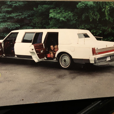 The big stretch limo was the kids’ delight!!