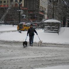 Luisito and his dogs in the snow