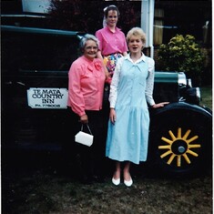 Oh I say. Going for dinner at some swanky restaurant. Luv the car mum. Bet the girls couldn't drive it. Anvil Inn Motel, Hastings circa 1985.