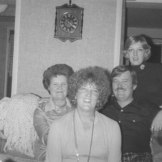 Christmas 1978, Lyn, Cynthia, Bob, Mom