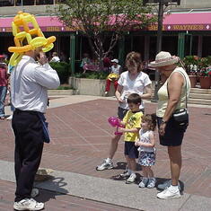 Tina, Jeremy, Emily, Pat & Balloon Man @ Baltimore Inner Harbor 2003