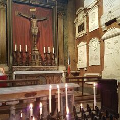 Kaarsje in kerk in Rome voor de verjaardag van lieve Madeleine.