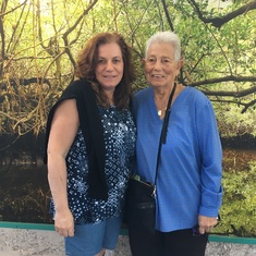 Liz and mom at the aquarium March 2021