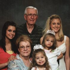 Mae, Poppie & Grandkids028