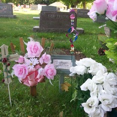 Makenah's gravesite 2007 before her headstone arrived