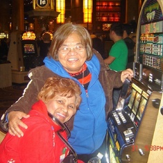 Mom n Aunite lovessss casinos