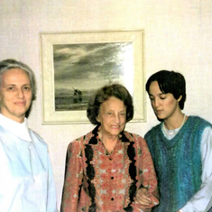 Met haar moeder en Angelica 1987
