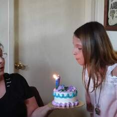 GrandMa'rie made sure that Isabelle had a cake at her house for her 11th birthday. 
