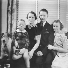  (left to right) Pat, Jack, Hazel, Bob and Marilyn Nilles ca.1937/8