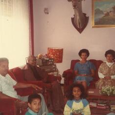 Asmara Eritrea 1987,Mario con le sorelle
