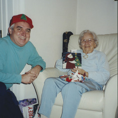 Christmas 2003 with Grammy Kullberg at the Vista House.