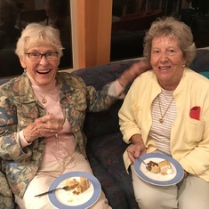 Marolyn and Annie Harper at a gathering at Shirley Wirth's house in Corvallis for son Bob's Dick Fosbury presentation.