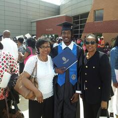 Antonio graduate pic with aunts and mother