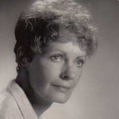 Sarah McLoughlin Official Portrait