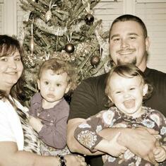Kenneth and his wife Angie and there 2 kiddos, she would have loved to have met kynzie kat and ADY P