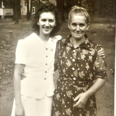mary and her mother anna_809