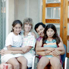1990 - Happy Valencia family 