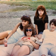 1987 Delia, Adriana, Jose, Aunt MaryAnne