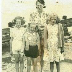 Babs, Freda, Mum & Mavis Cleethorpes 1949