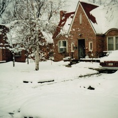 moms-house-brookside-winter-snow