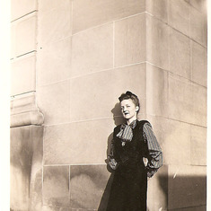 1942 Working girl