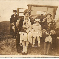 1926 Mrs. Landress, Gladys Burford, Maxine Burford, Aunt Fanny