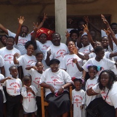Together with her children and grandchildren at her home in Odo Ayo, 2007
