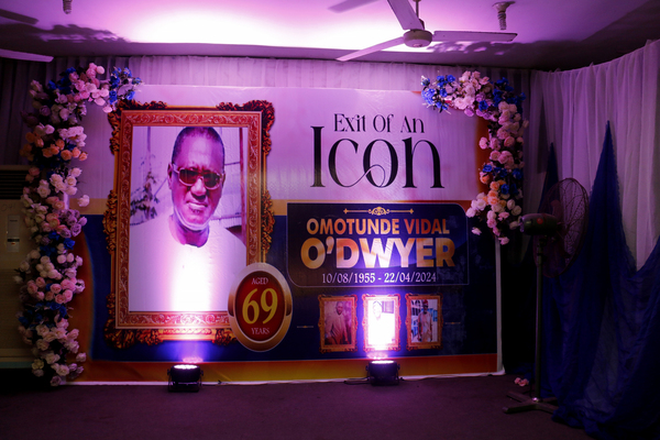 Mr  Omotunde O'dwyer