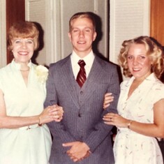 Mom, Larry, Pam 1979