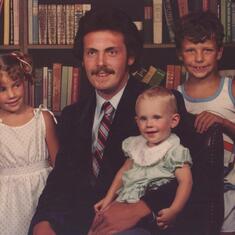 1983 Nancy Son Al and his children John, Carie & Stephaine