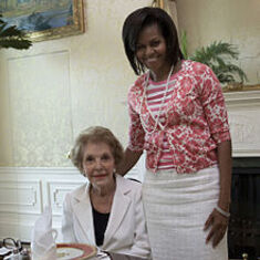 220px-Nancy_Reagan_with_Michelle_Obama_cropped
