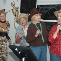 Carol, Jean, Mona & Elayne Hallowen RYC 2008