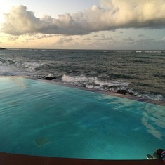 Infinity pool overlooking the crashing waves - bliss!