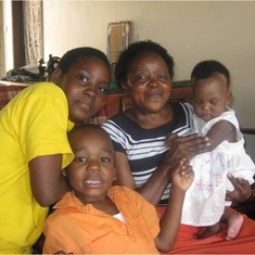 Auntnamu with grand children 