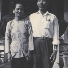 Dad&Mom at Natinal Pagoda in SaiGon-1985.
