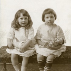Nora (L) with older sister Mary