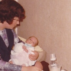 1974 - Nic with her Aunt Stella