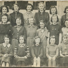 Ninian Park Infant School, Cardiff, Wales   Phyllis Nicholas "Nickie" middle row, last on far right