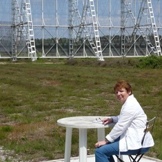 Nicole et le grand Radio Télescope de Nancay B. Flouret & P. Zarka